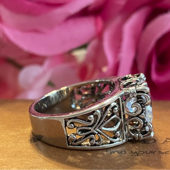 Silpada ‘Uptown’ Cubic Zirconia Sterling Ring R0981 - Picture 3 of 11